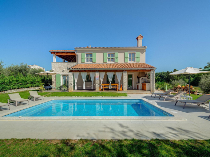 Sport & Beauty 2, Villa in Srebrnici with Pool near Marea Beach, Višnjan