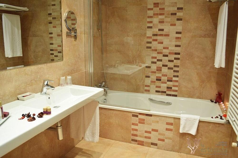 Bathroom 3, DOMUS SELECTA COMPLEJO ENOTURISTICO FINCA LA ESTACADA, Cuenca