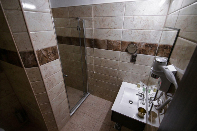 Bathroom 4, Prestige Boutique Hotel Craiova, Craiova