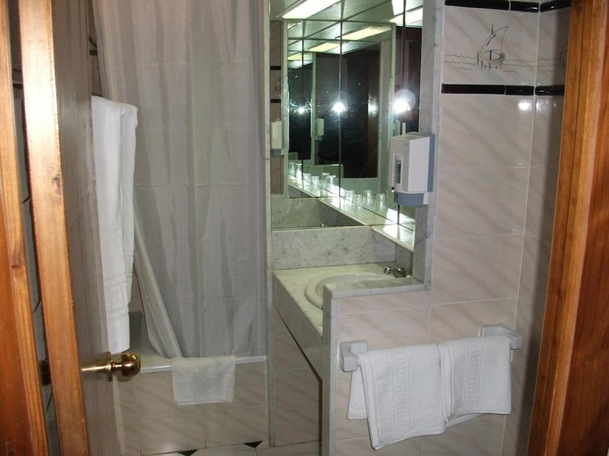 Bathroom 4, Nautilus Hotel, Girona