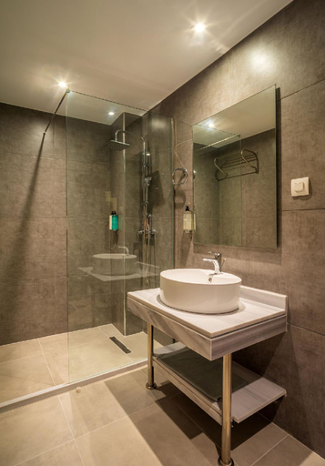 Bathroom 5, CNic Gemini Hotel, Ionian Islands