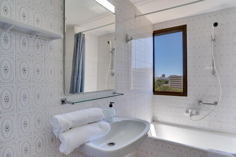 Bathroom 4, Las Palomas Apartments Econotels, Baleares