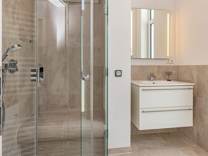 Bathroom, Penthouse apartment at Marina Wendtorf, Plön