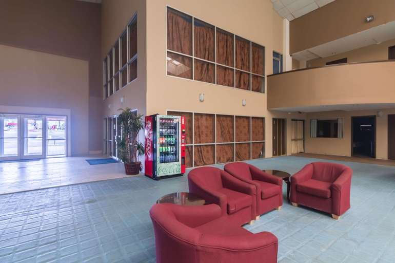 Public Area 2, Motel 6 Snyder, TX, Scurry