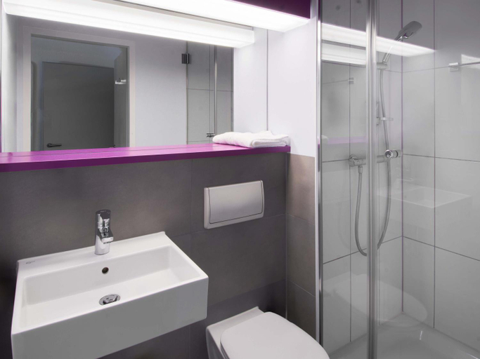 Bathroom 4, B&B HOTEL Offenbach-Kaiserlei, Offenbach am Main