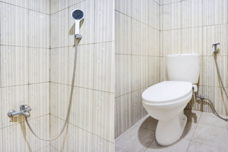 Bathroom 3, Hotel O Sean'S Residence Mansyur Near Universitas Sumatra Utara ( USU ), Medan