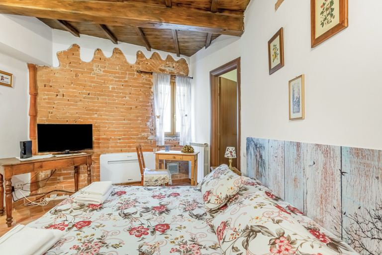 Room 5, GuestHost - San Giorgio Tiny Gem, Florence