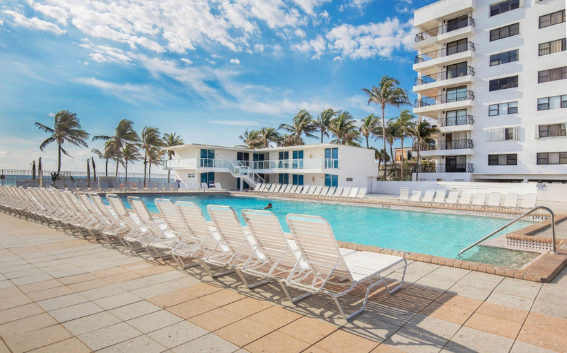 Sport & Beauty 2, Castle beach studio,tennis court and swimming pool with beach access, Miami-Dade