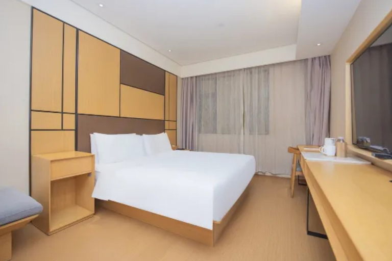 Bedroom 3, Ji Hotel (Shanghai The Bund Tiantong Road), Shanghai