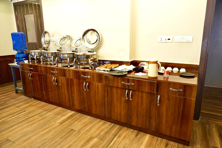 Food & Drinks 5, Hotel Royal Saffron By Majesta Stays, Delhi