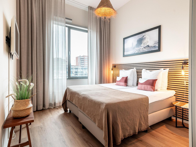 4, Beautiful apartment with harbour views., Den Haag