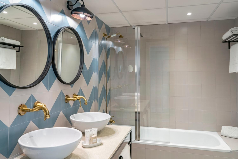 Bathroom 4, Vincci Puerto Chico Hotel, Cantabria