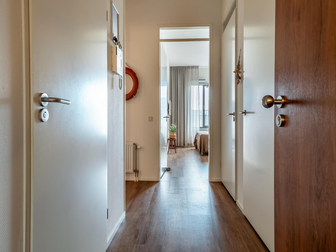 5, Beautiful apartment with harbour views., Den Haag