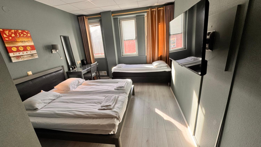 Bedroom 3, Hotel Alvsjo, Stockholm