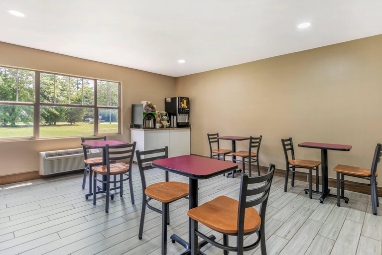 Food & Drinks 5, Quality Inn Loganville US Highway 78, Gwinnett