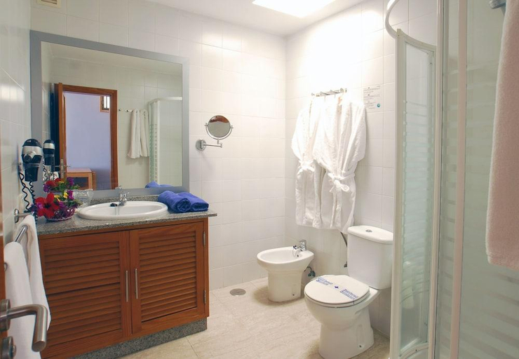 Bathroom 4, Hotel Altamar, Las Palmas