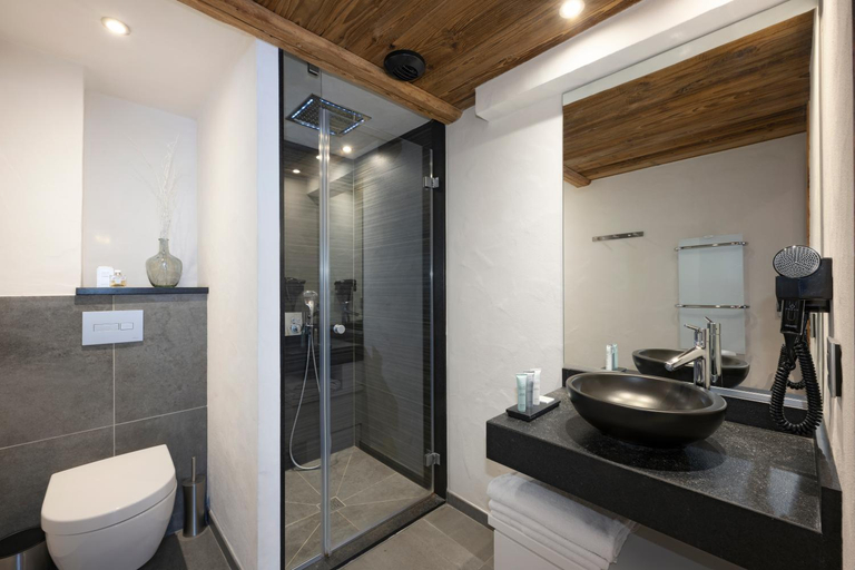 Bathroom 5, Le Cristal de Jade, Haute-Savoie