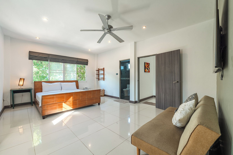 Room 2, 4BR With PoolTable Near Rawai Beach V161, Phuket Island