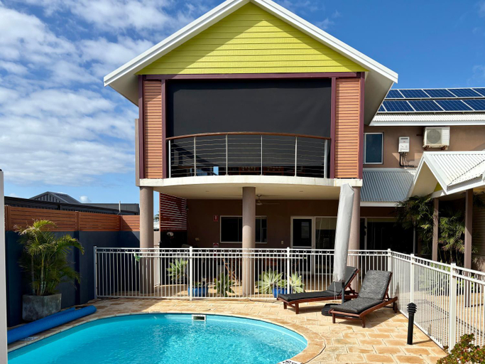 Sport & Beauty 2, Gecko Lodge Kalbarri, Northampton