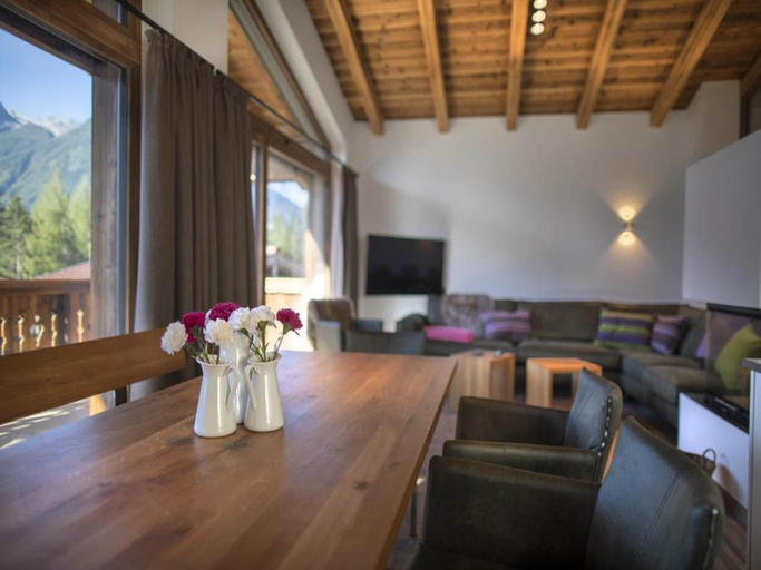 Facilities 5, Luxury Chalet with Ski Access, Zell am See