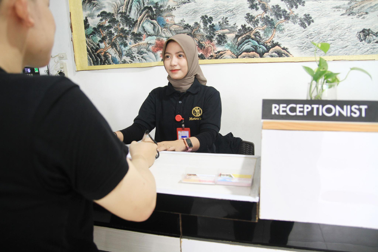 Others 2, Metro Inn, Singkawang