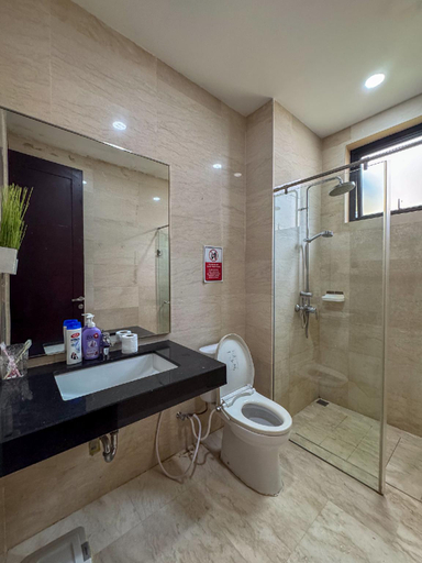 Bathroom 4, Monolog at Nagoya Valley (4BR Private Pool Villa), Batam