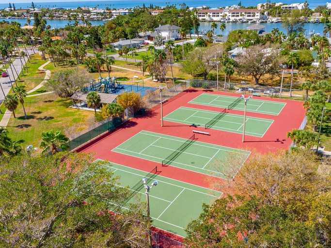 Others 5, Maritana Beach House heated pool & private dock, Pinellas