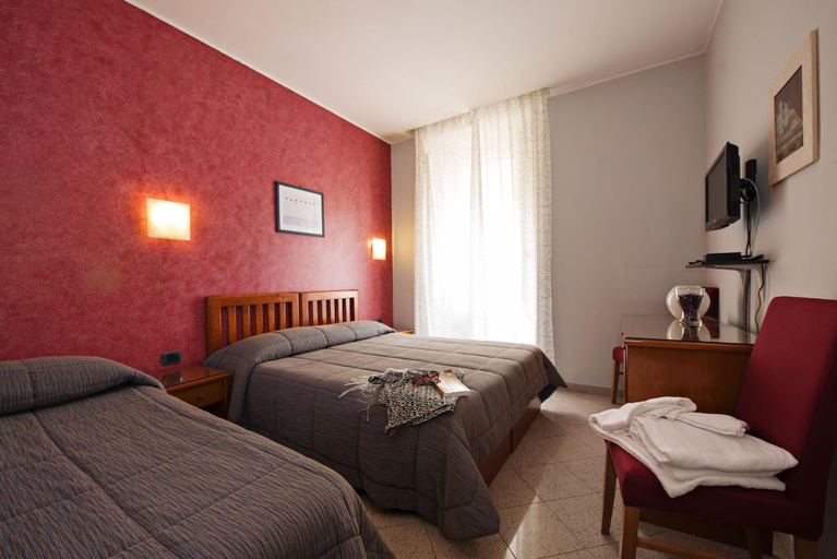 Bedroom 2, Hotel Ercoli House, Roma