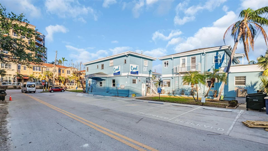 Others 4, Luxury Waterside Suite 2mins 2 beach & heated pool, Pinellas