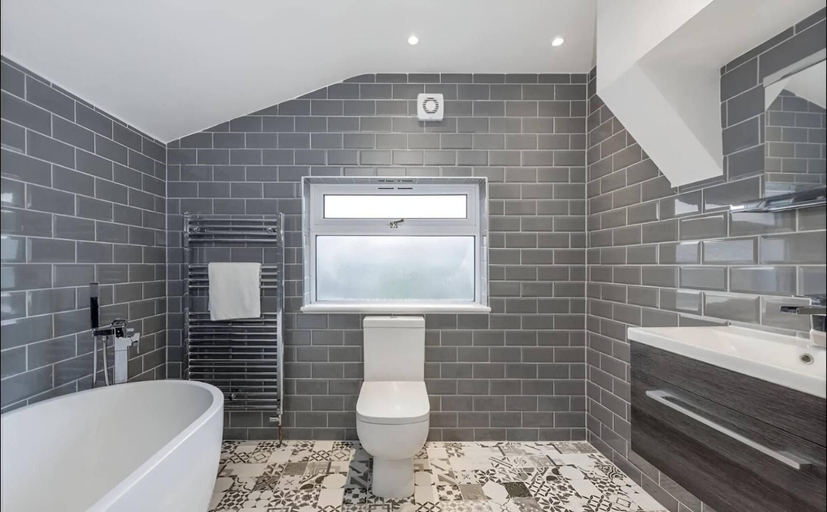 5, Glamorous, Spacious House, London