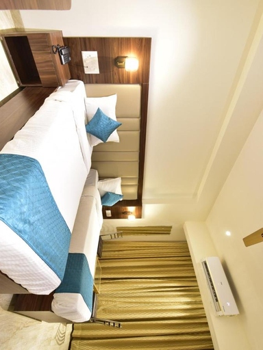 Bedroom 3, Hotel Candor Amigo, Thane