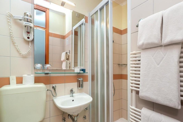 Bathroom 4, Amadria Park Beach Hotel Niko, Šibenik