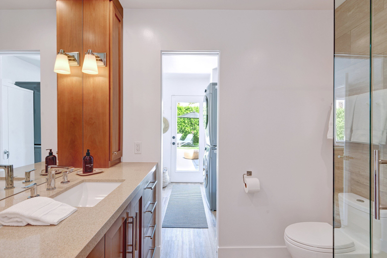 Bathroom 5, Arch House, Riverside