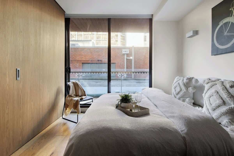 Interior 5, Modern & Cozy 2BR Apartment Close to Melbourne Uni, Melbourne