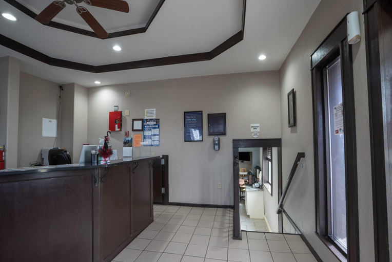 Public Area 2, Super 8 by Wyndham Miles City, Custer