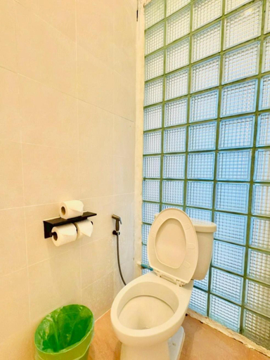Bathroom 5, Lazy Sunday Khaosan Hotel, Phra Nakhon