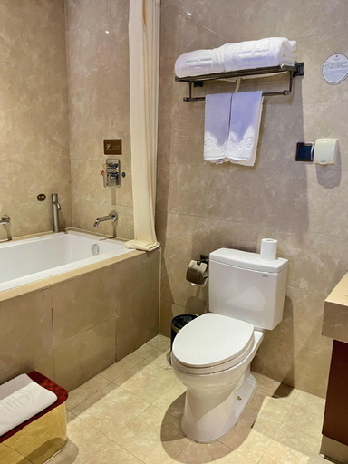 Bathroom 3, Chong Ning Castle Hotel, Jinzhong