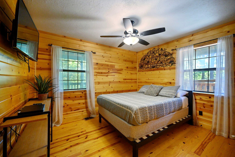 Room 2, Kalo Cabin Secluded Stay, McCurtain