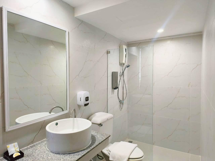 Bathroom 5, Golden House Service Apartment, Muang Rayong