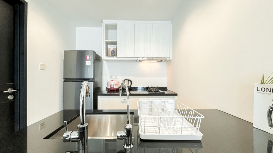Others 2, White Toned and Modern 1BR at Branz BSD City Apartment By Travelio, Tangerang Selatan