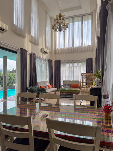 Food & Drinks, Monolog at Nagoya Valley (4BR Private Pool Villa), Batam