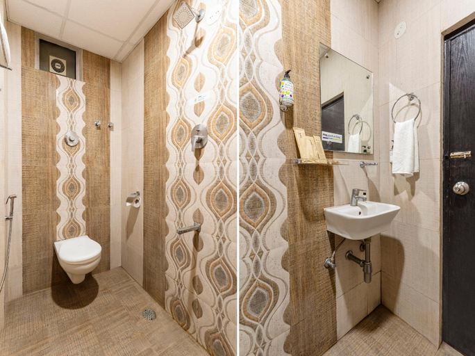 Bathroom 4, Treebo Millenium Suites, Bangalore