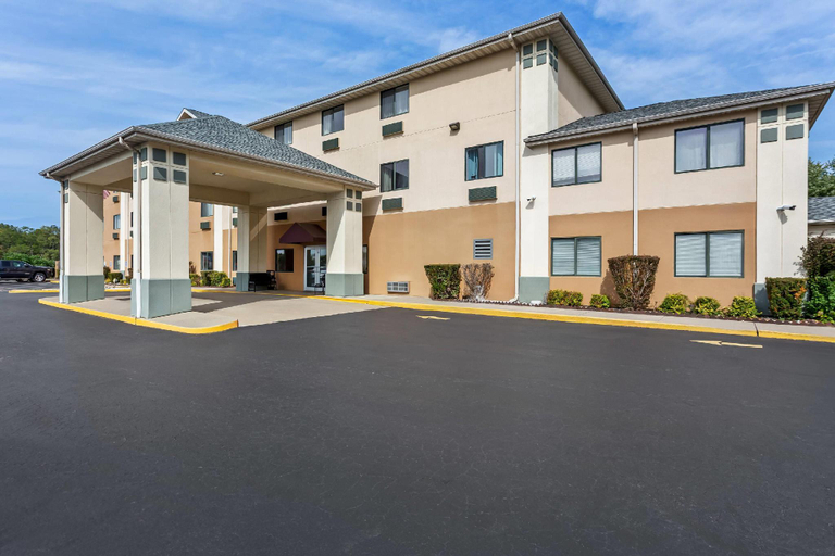 Exterior & Views, Quality Inn Sawyer, Berrien