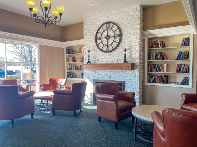 Public Area 3, Rockford Alpine Inn and Suites, Winnebago