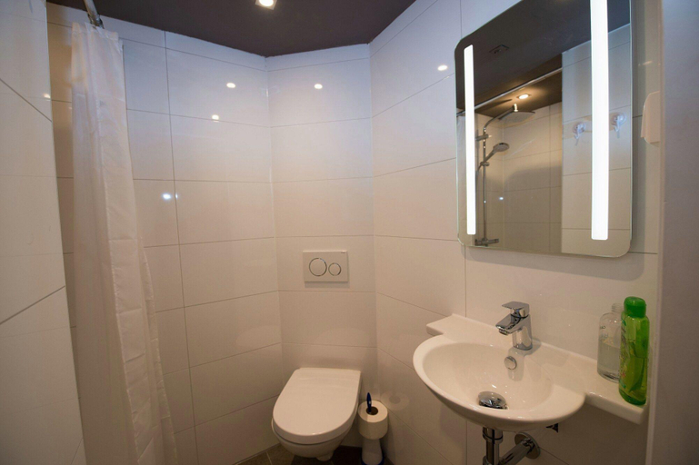 Bathroom, Rembrandtplein Hotel, Amsterdam