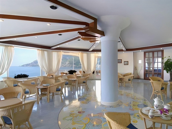 Food & Drinks, Residence Due Torri, Salerno