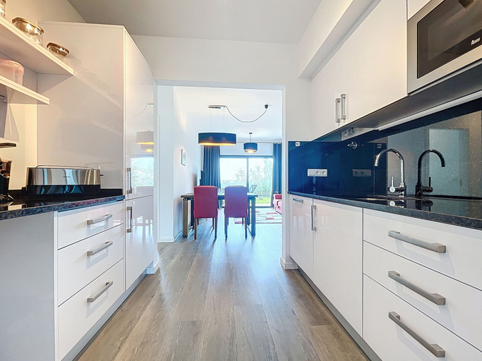 Room 5, Cliff Ocean Apartment by Atlantic Holiday, Santa Cruz