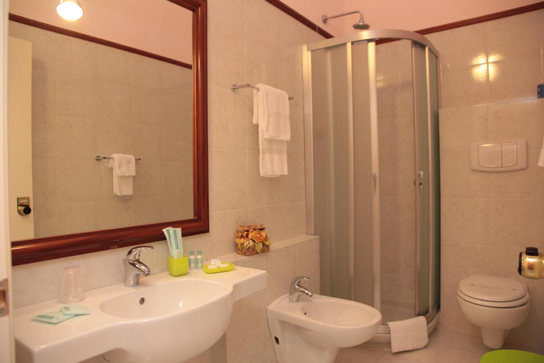 Bathroom 4, Star Inn Porto, Porto