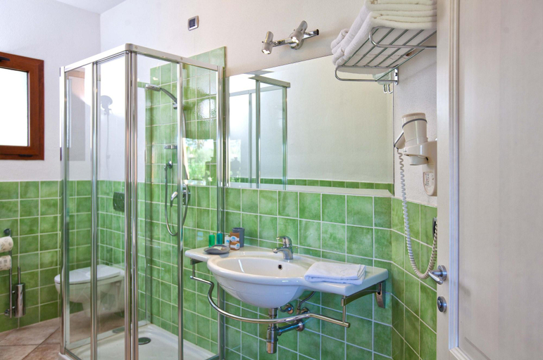 Bathroom, Terra Di Mare Resort&Spa, Nuoro