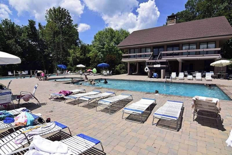 Outdoor pool 4, Gatlinburg Hideaway with Fireplace, Sevier